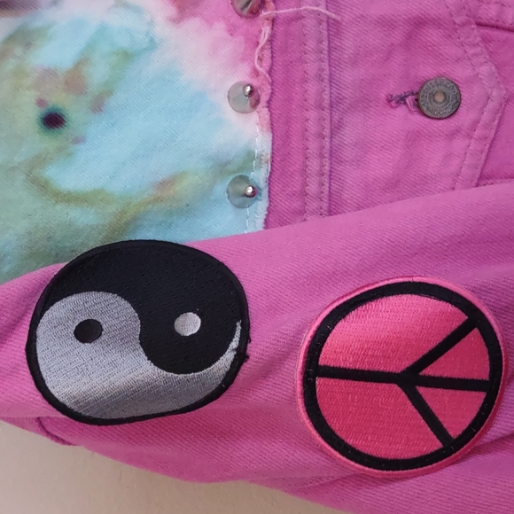 LF RP4 Levi's Eleanor Tie Dye Patched Denim Jacket One Size Pink - Picture 5 of 10